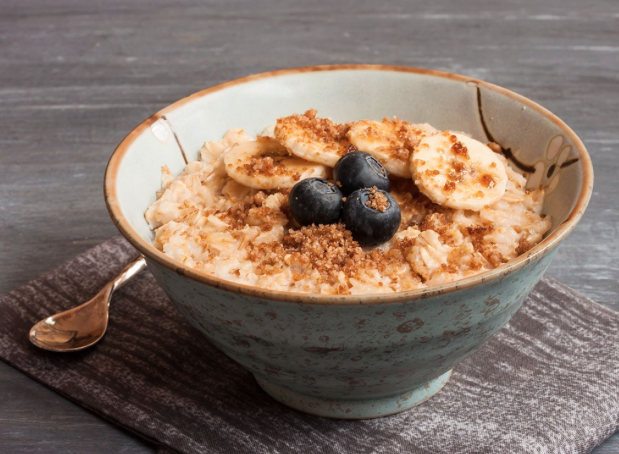 Oatmeal with Fruit and Nuts what to eat before after yoga class